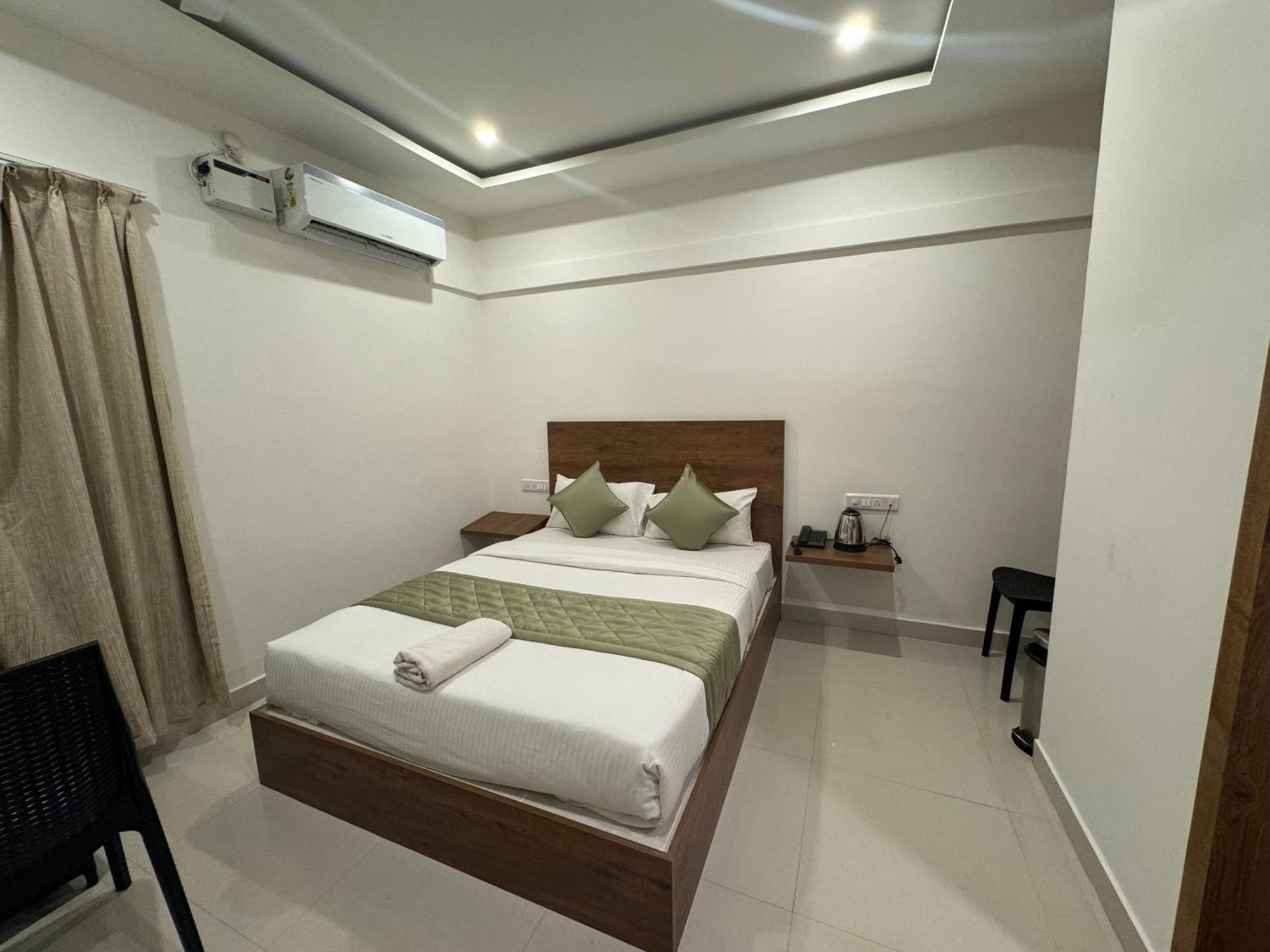 Hotel Airport City Dod Jala Экстерьер фото