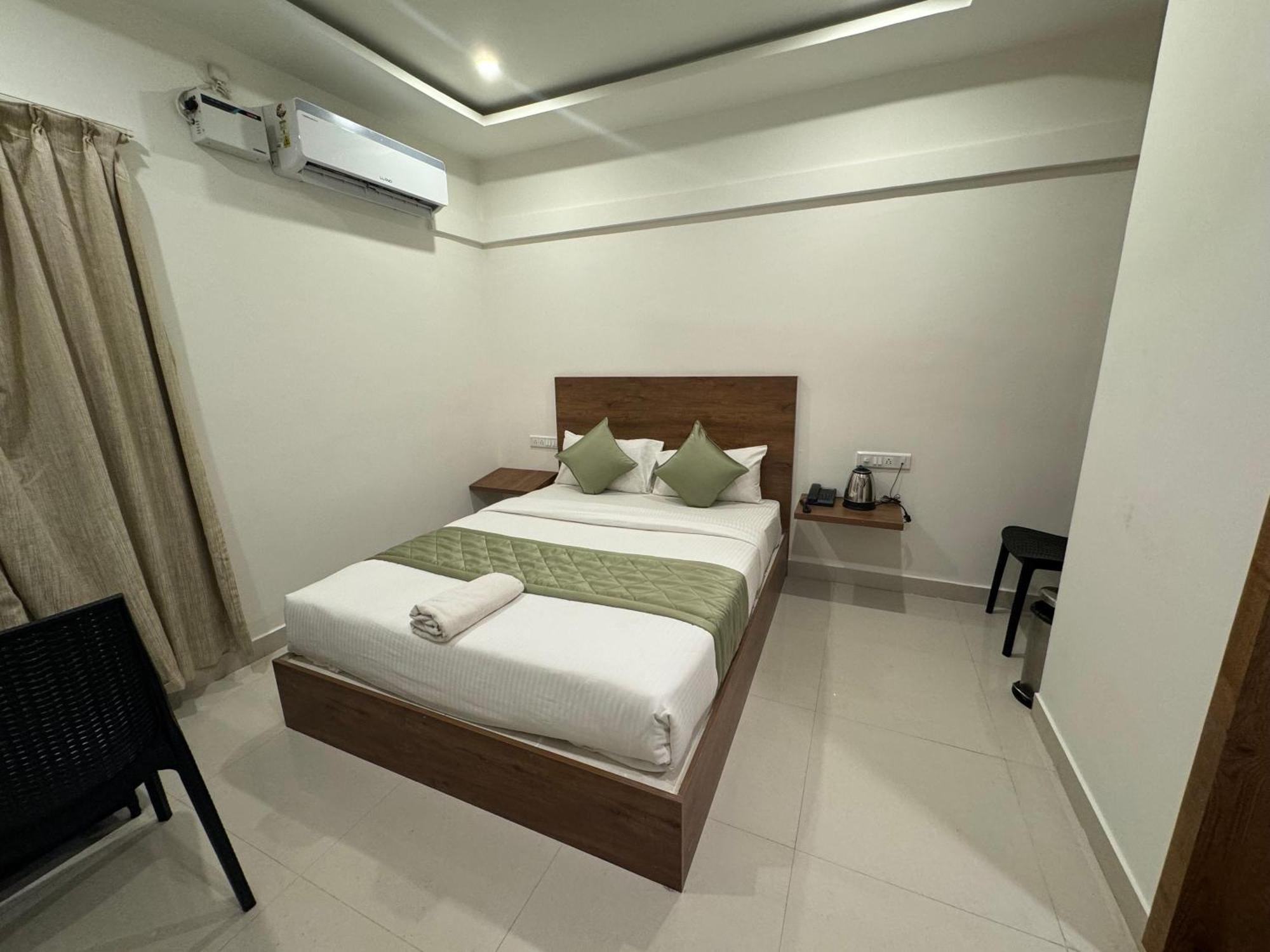 Hotel Airport City Dod Jala Экстерьер фото