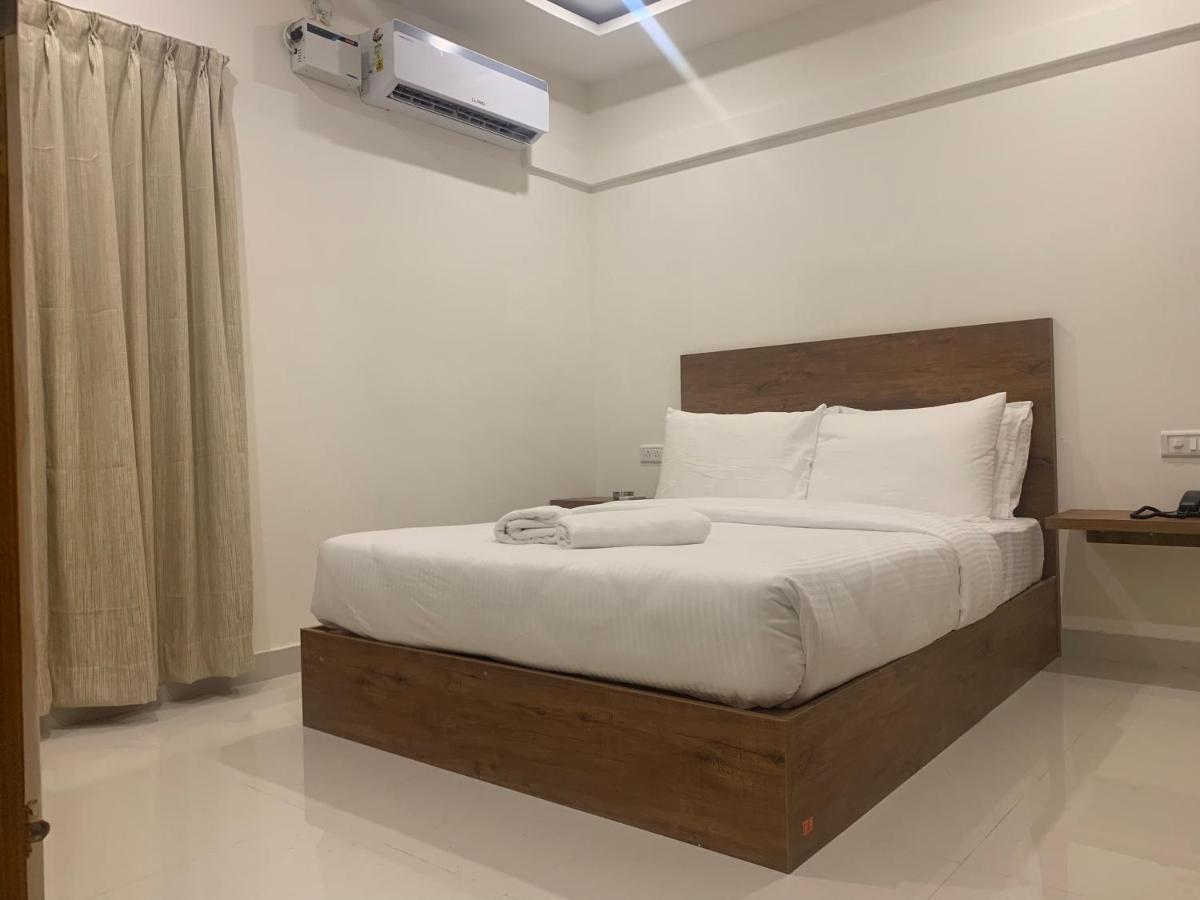 Hotel Airport City Dod Jala Экстерьер фото